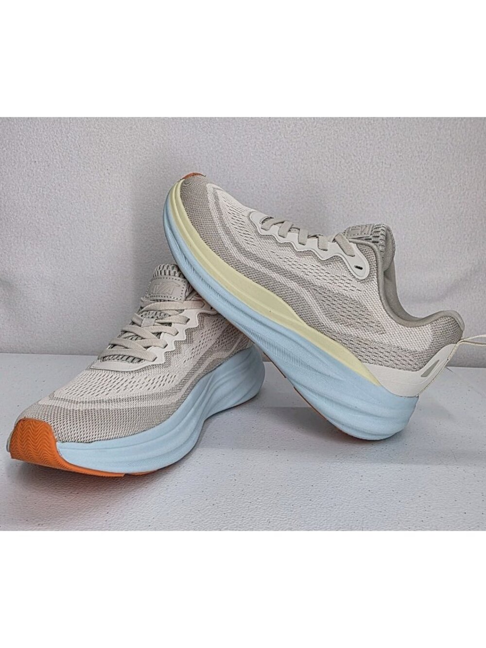 AVIA Women's Comfort Performance Athletic Size 8.5 Lightweight Sneakers Colorful
